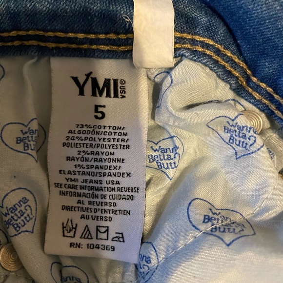 Wanna Betta Butt? Jean Shorts - Picture 7 of 10